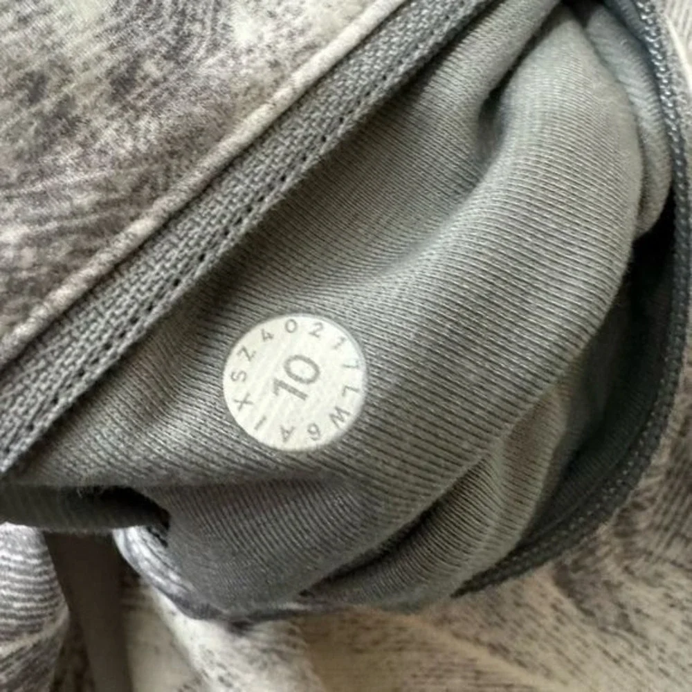 Lululemon‎ Tight Stuff Crop II In Flight White Grey Running Leggings Size 6